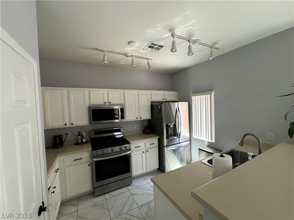 6320 Rolling Rose Street 102 Property Photo 4