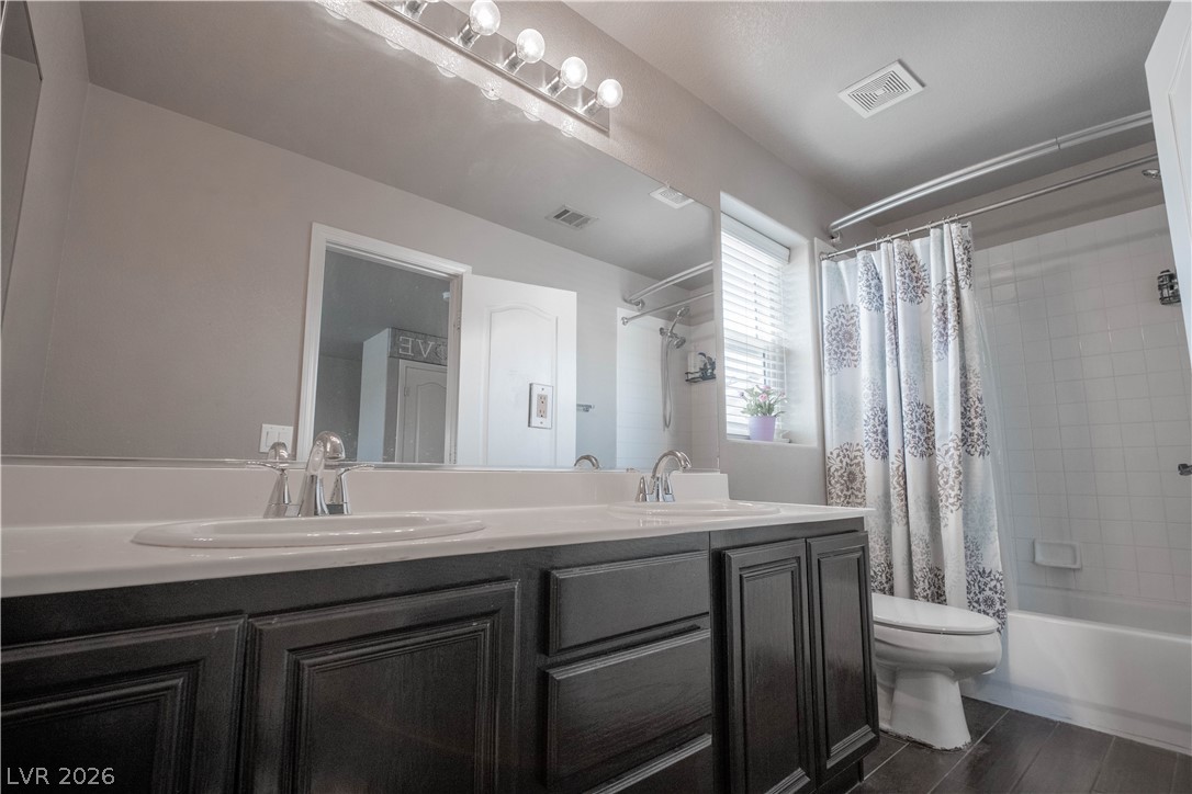 1073 Royal Valley St Property Photo 20