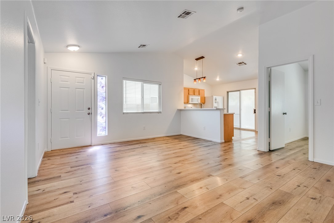 4833 Whispering Spring Avenue Property Photo 4