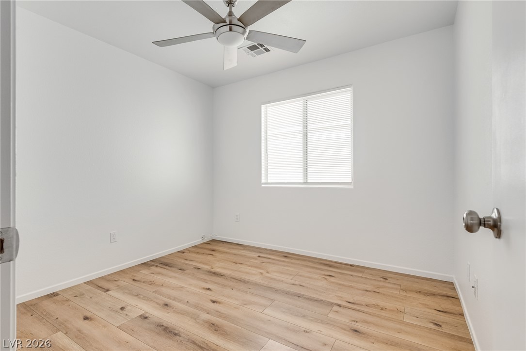 4833 Whispering Spring Avenue Property Photo 14