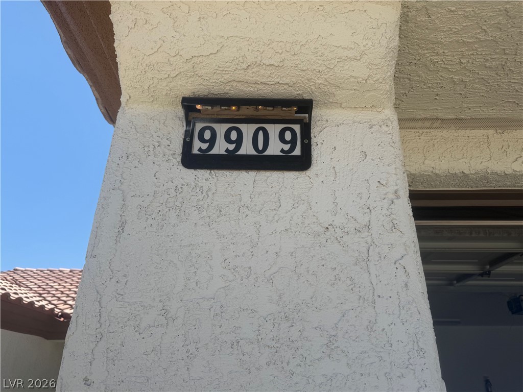 9909 Bundella Drive Property Photo 1