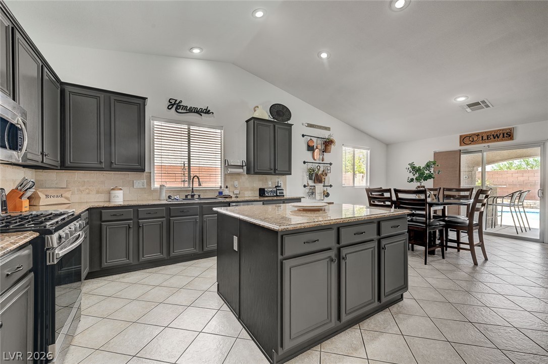 1072 Reed Point Court Property Photo 18