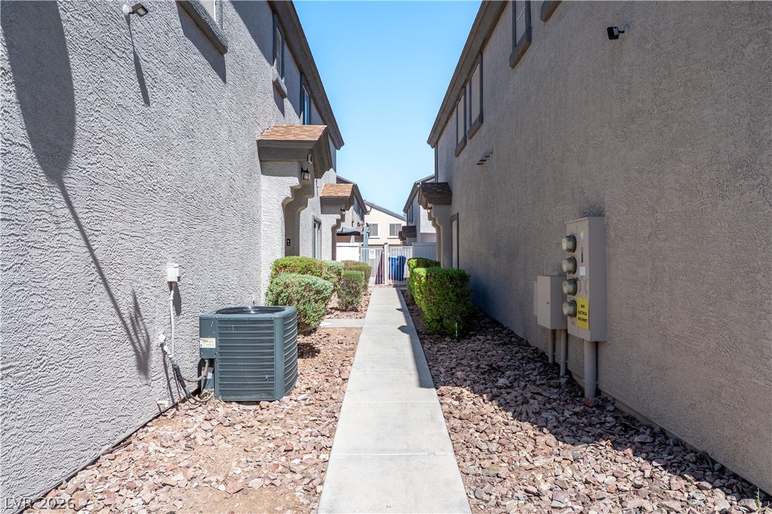5944 Trickling Descent Street 101 Property Photo 3