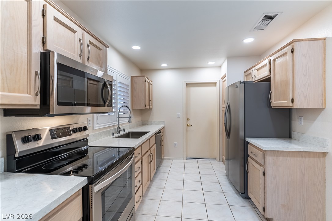 10044 Bundella Drive Property Photo 11
