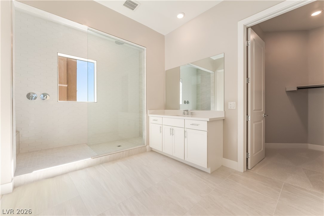 9132 Las Manaitas Avenue 202 Property Photo 7