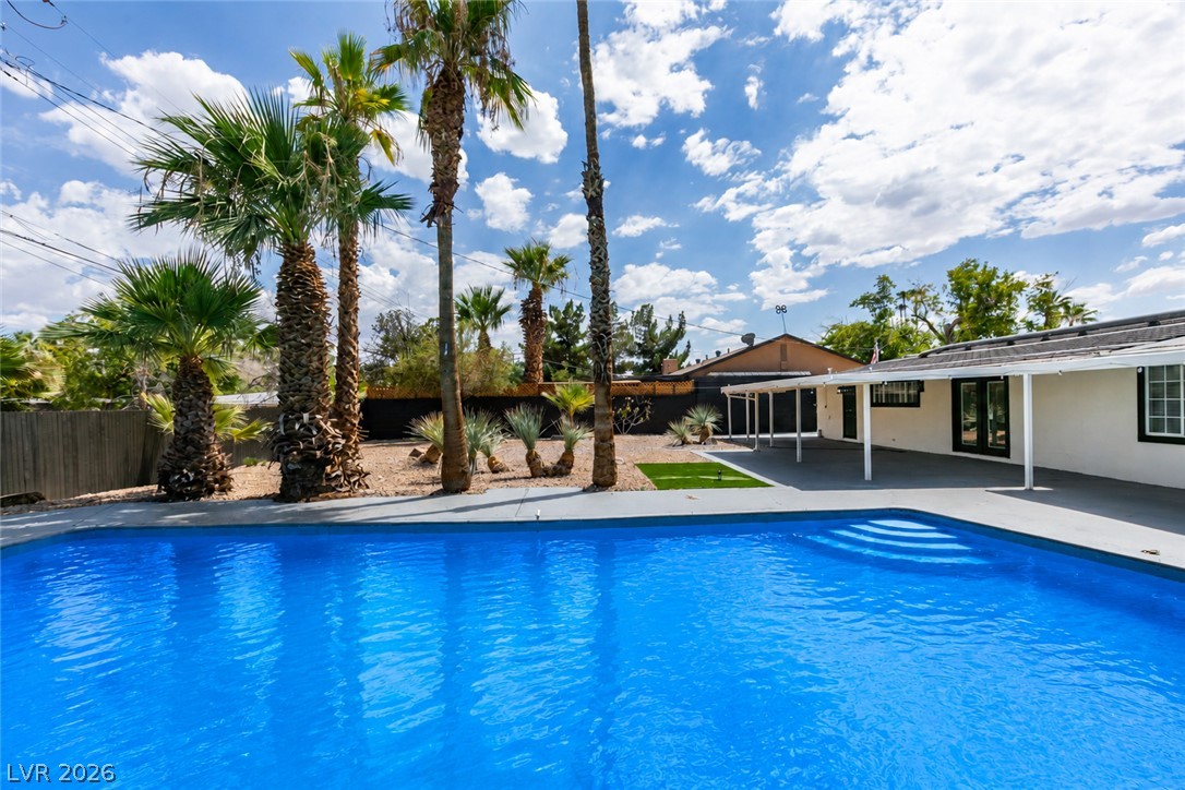 1111 Strong Drive Property Photo 1