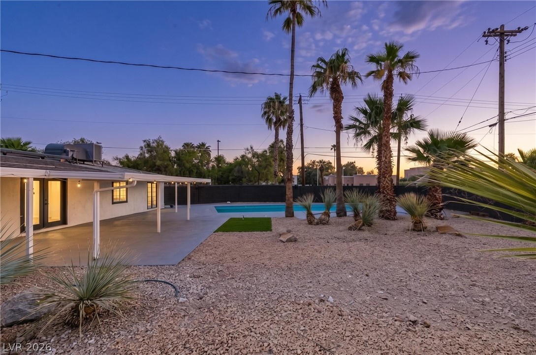 1111 Strong Drive Property Photo 2