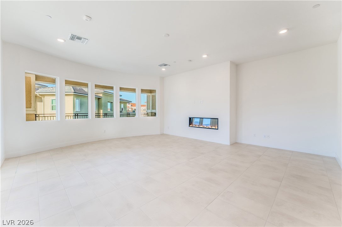 9132 Las Manaitas Avenue 401 Property Photo 7