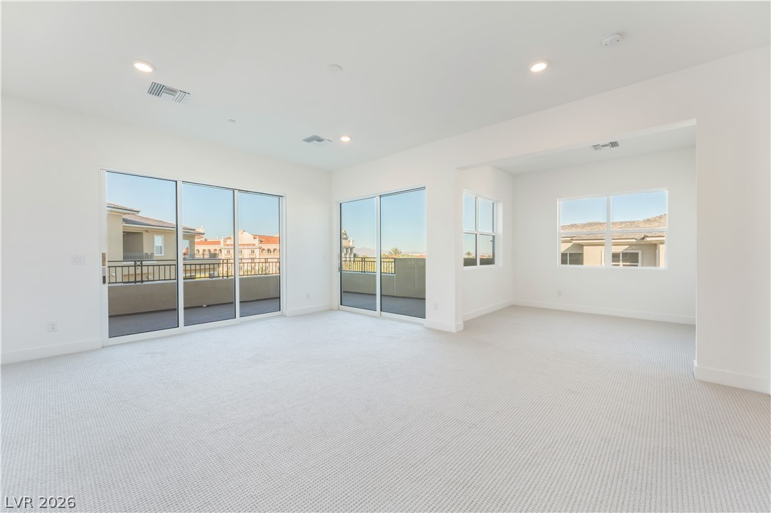 9132 Las Manaitas Avenue 401 Property Photo 12