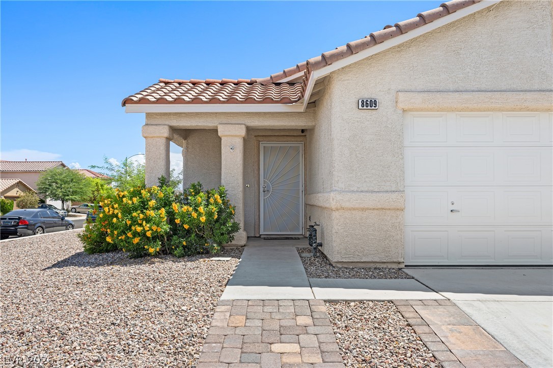 8609 Majestic Pine Avenue Property Photo 3