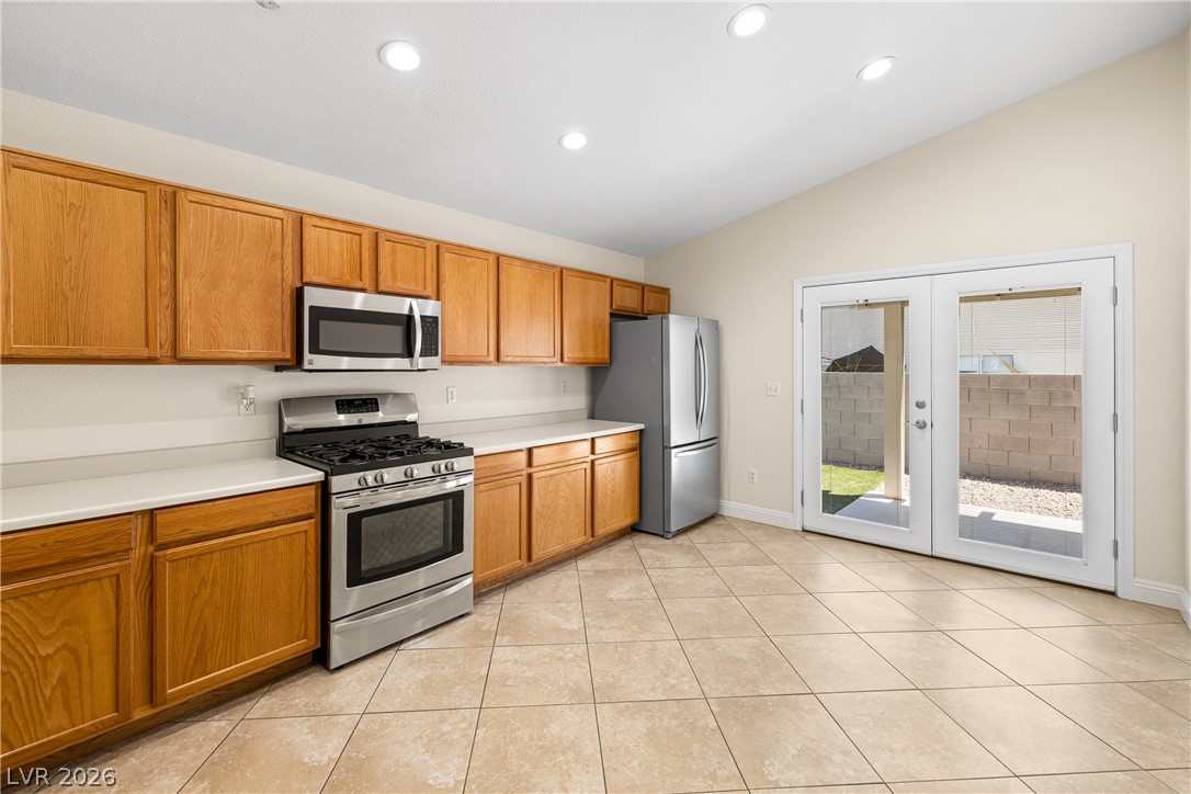 8609 Majestic Pine Avenue Property Photo 8