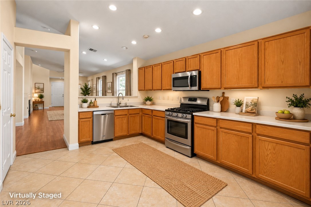 8609 Majestic Pine Avenue Property Photo 8