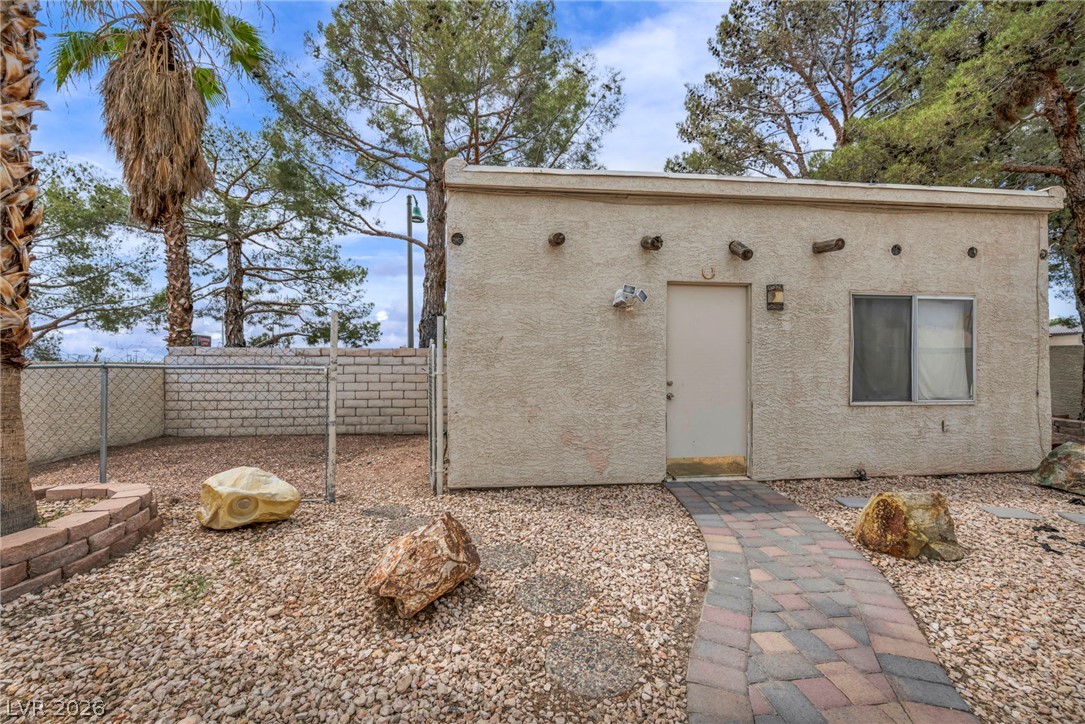8601 Freeport Lane Property Photo 12