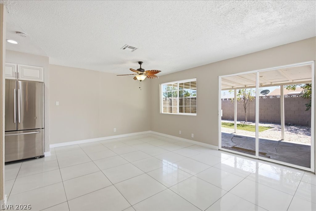 5333 Longridge Avenue Property Photo 7