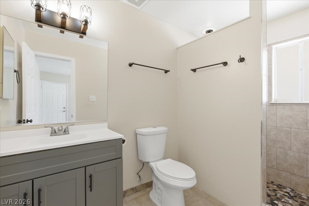 5333 Longridge Avenue Property Photo 13