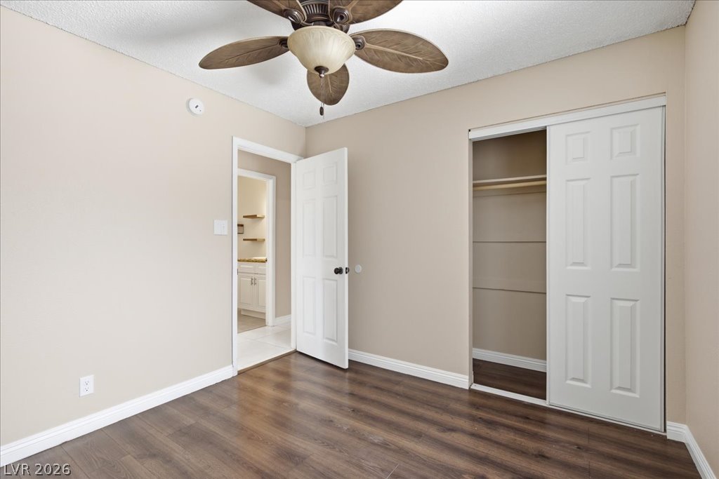 5333 Longridge Avenue Property Photo 15
