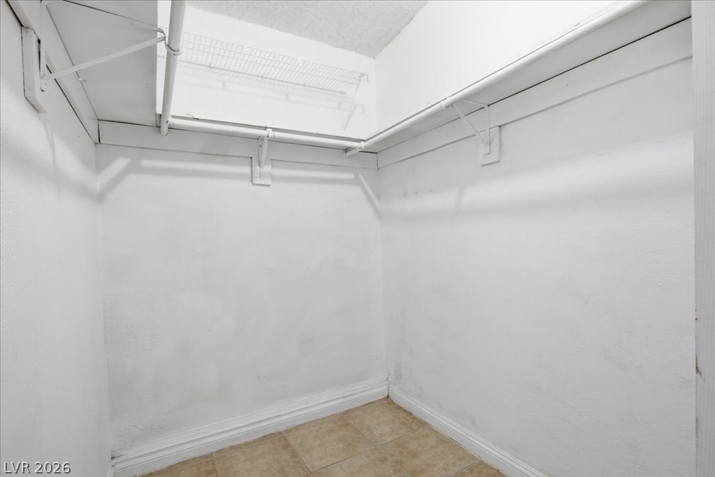 5333 Longridge Avenue Property Photo 25