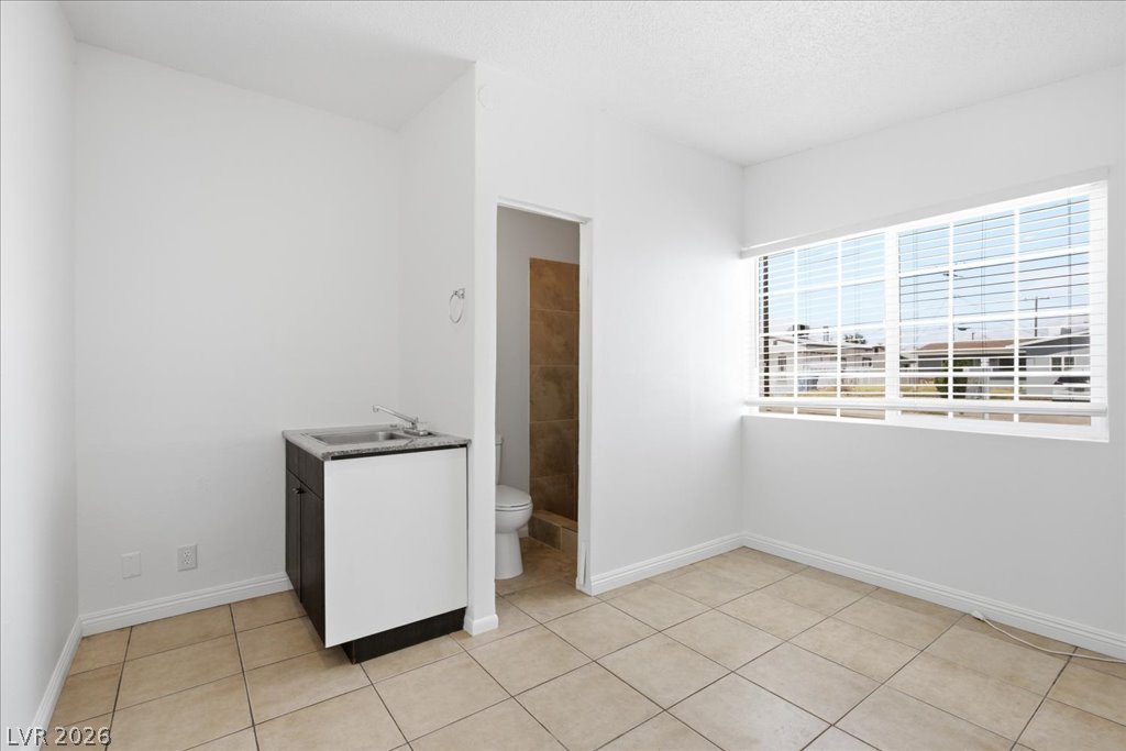 5333 Longridge Avenue Property Photo 28