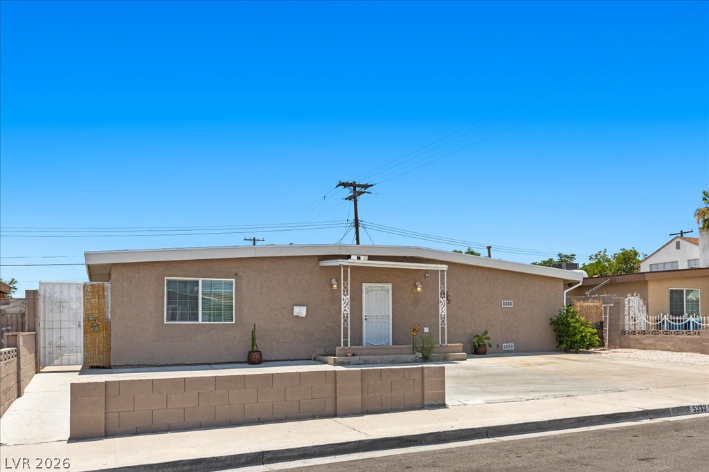 5333 Longridge Avenue Property Photo 31