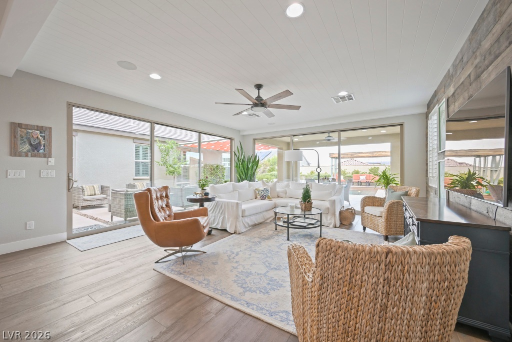 8450 Great Outdoors Street Property Photo 5