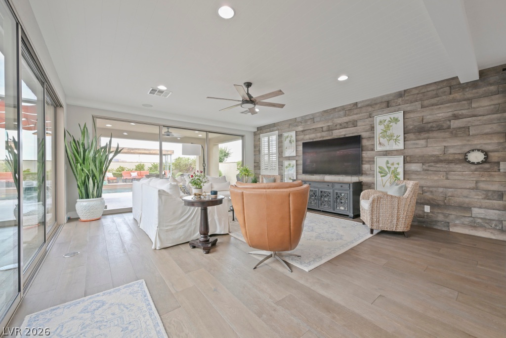 8450 Great Outdoors Street Property Photo 12