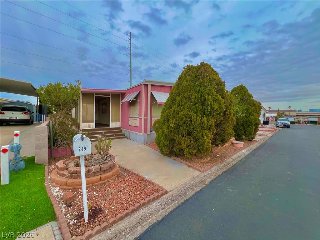 5000 Royal Avenue Property Photo 4