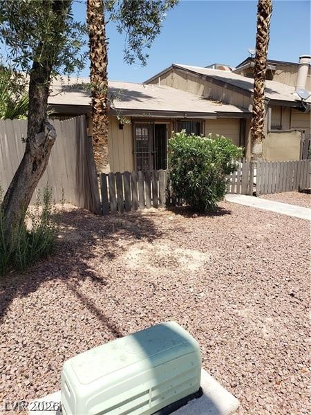 4231 White Sands Avenue Property Photo 2