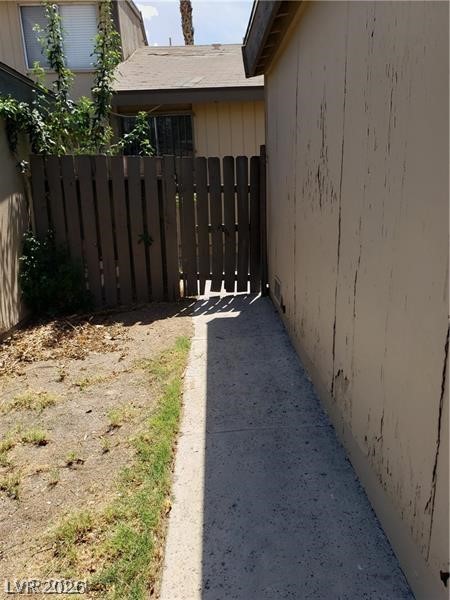 4231 White Sands Avenue Property Photo 4