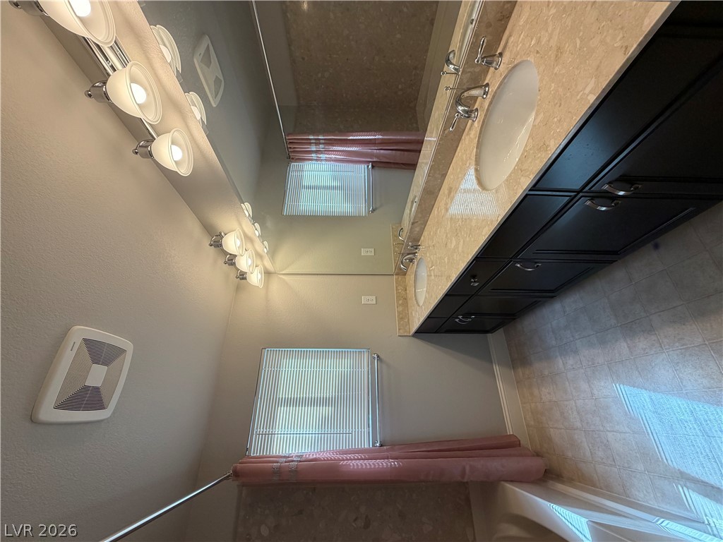 6385 Jackson Spring Road Property Photo 8