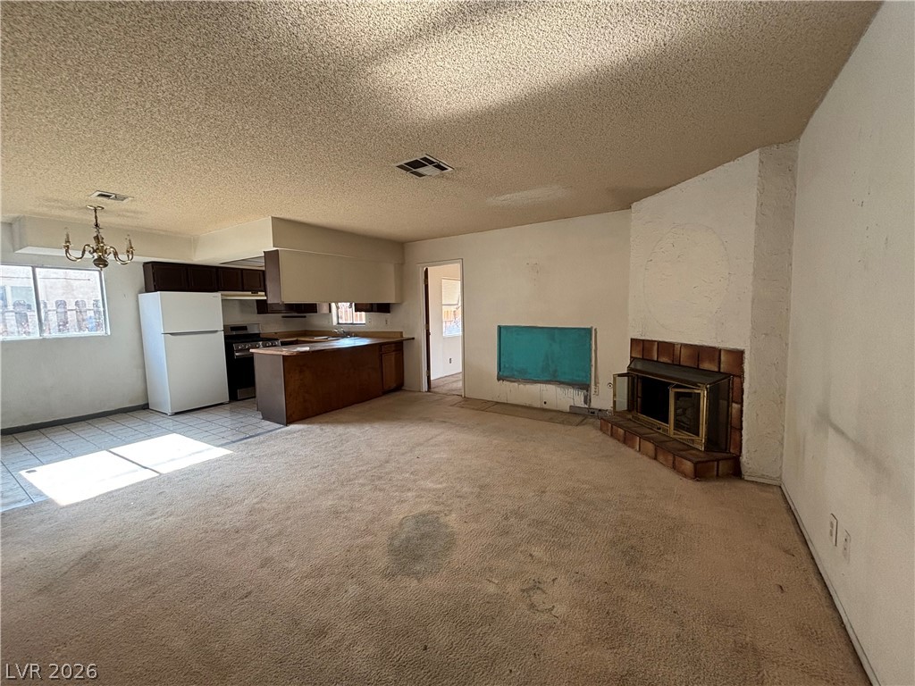 528 Close Avenue Property Photo 7