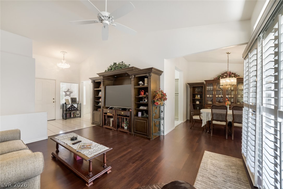 10413 Junction Hill Drive Property Photo 9