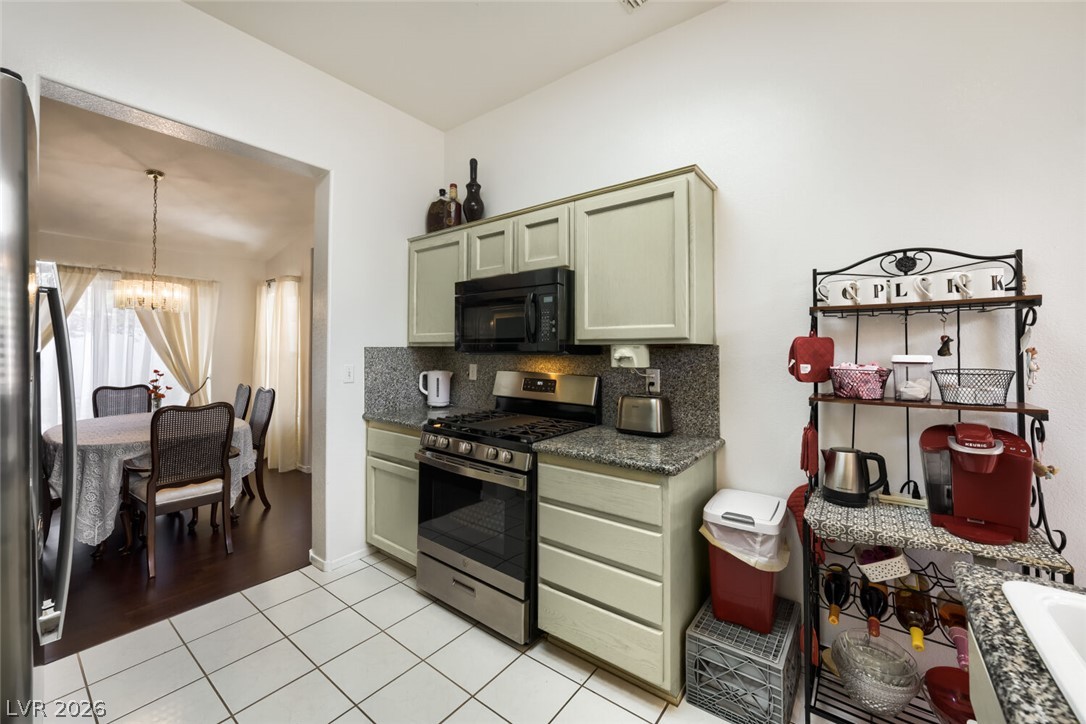 10413 Junction Hill Drive Property Photo 14
