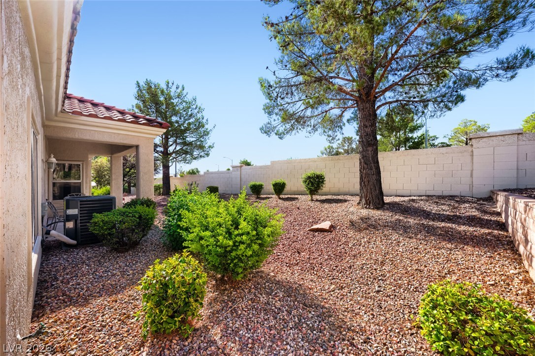 10413 Junction Hill Drive Property Photo 25