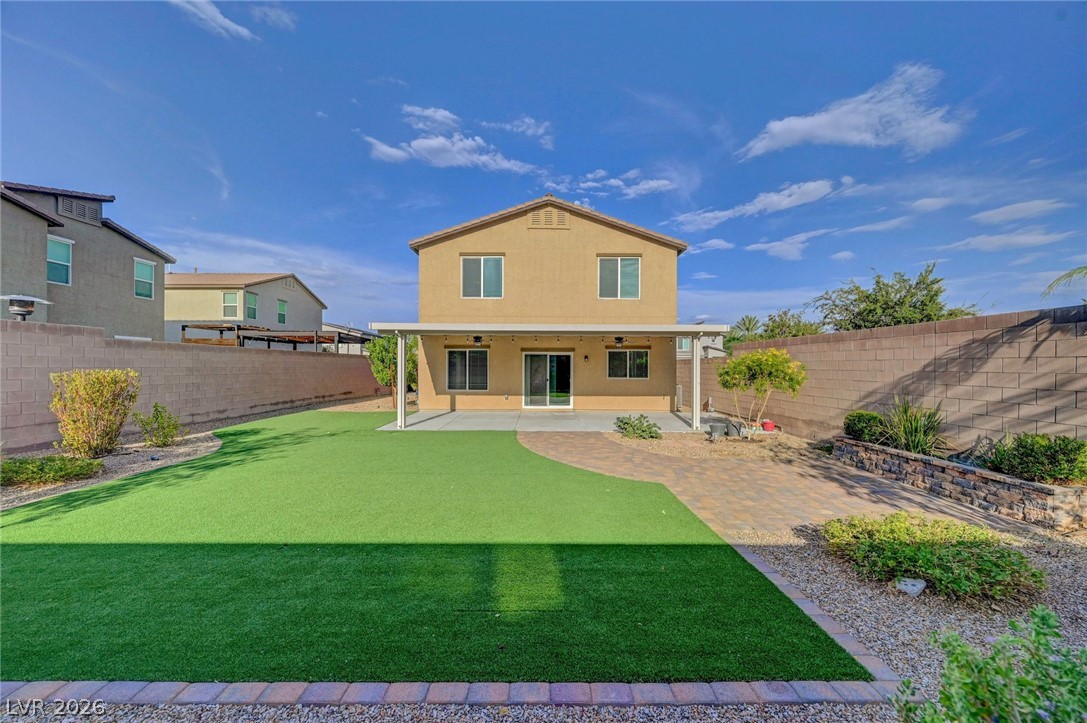 7845 Stone Forest Street Property Photo 3