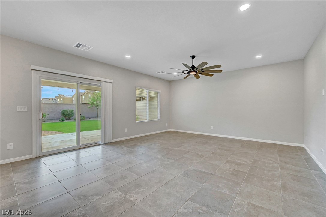 7845 Stone Forest Street Property Photo 5