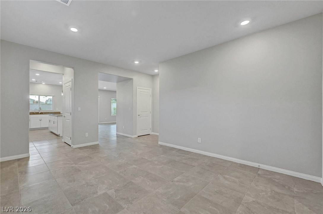 7845 Stone Forest Street Property Photo 9