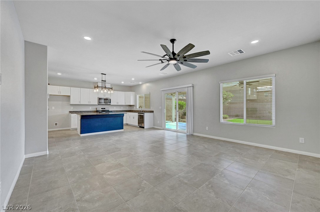 7845 Stone Forest Street Property Photo 12
