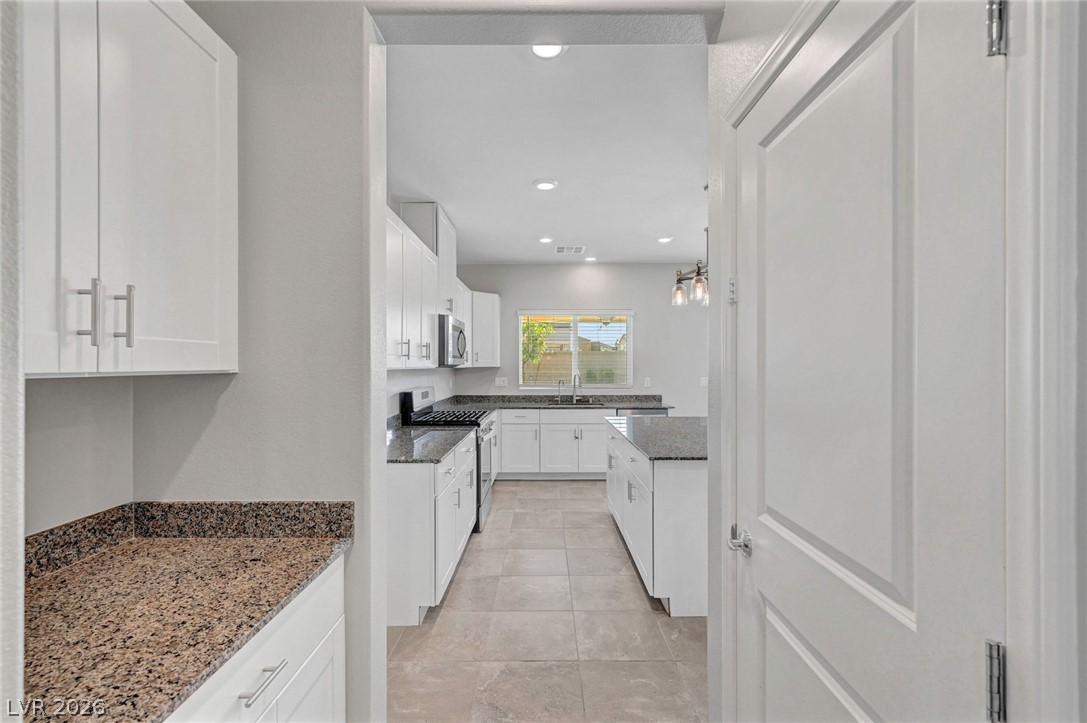 7845 Stone Forest Street Property Photo 19