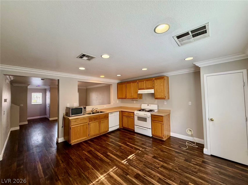 7983 Dutch Villas Property Photo 6