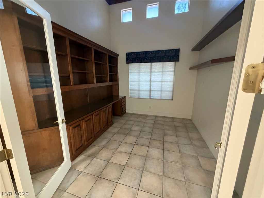 10225 Red Bridge Avenue Property Photo 2