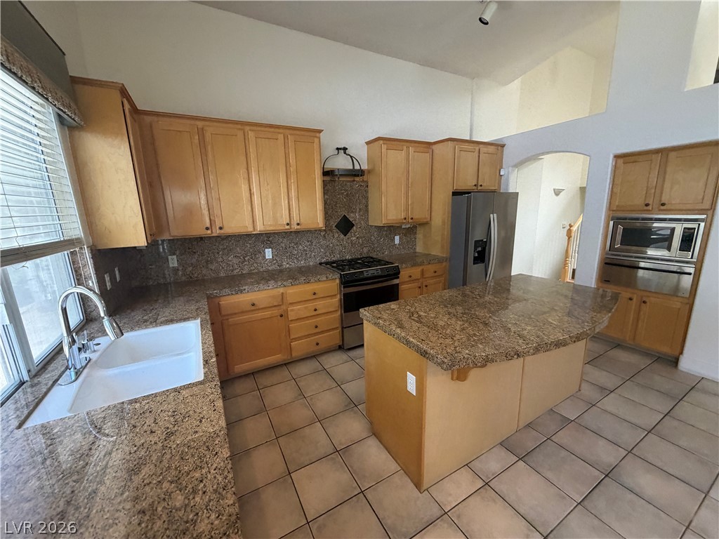 10225 Red Bridge Avenue Property Photo 6