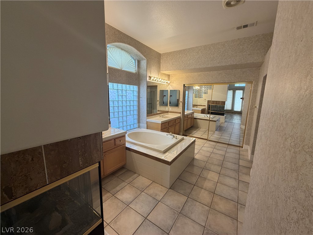10225 Red Bridge Avenue Property Photo 10