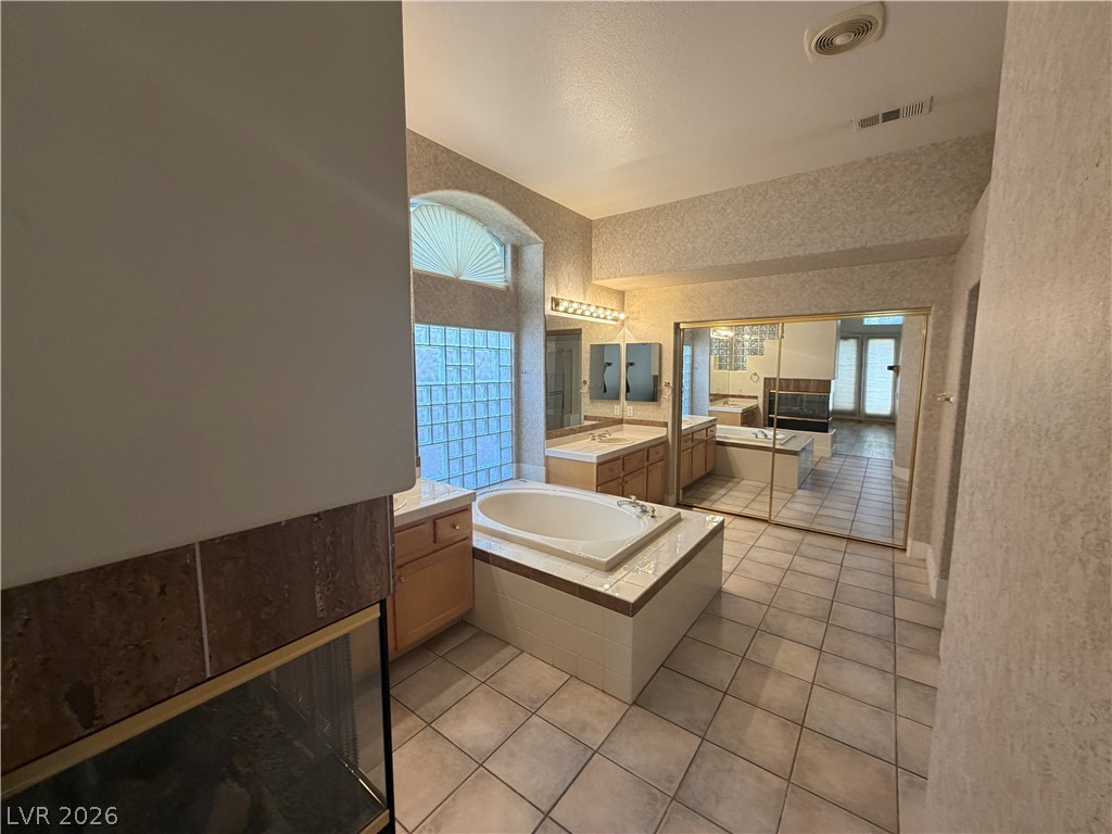 10225 Red Bridge Avenue Property Photo 11