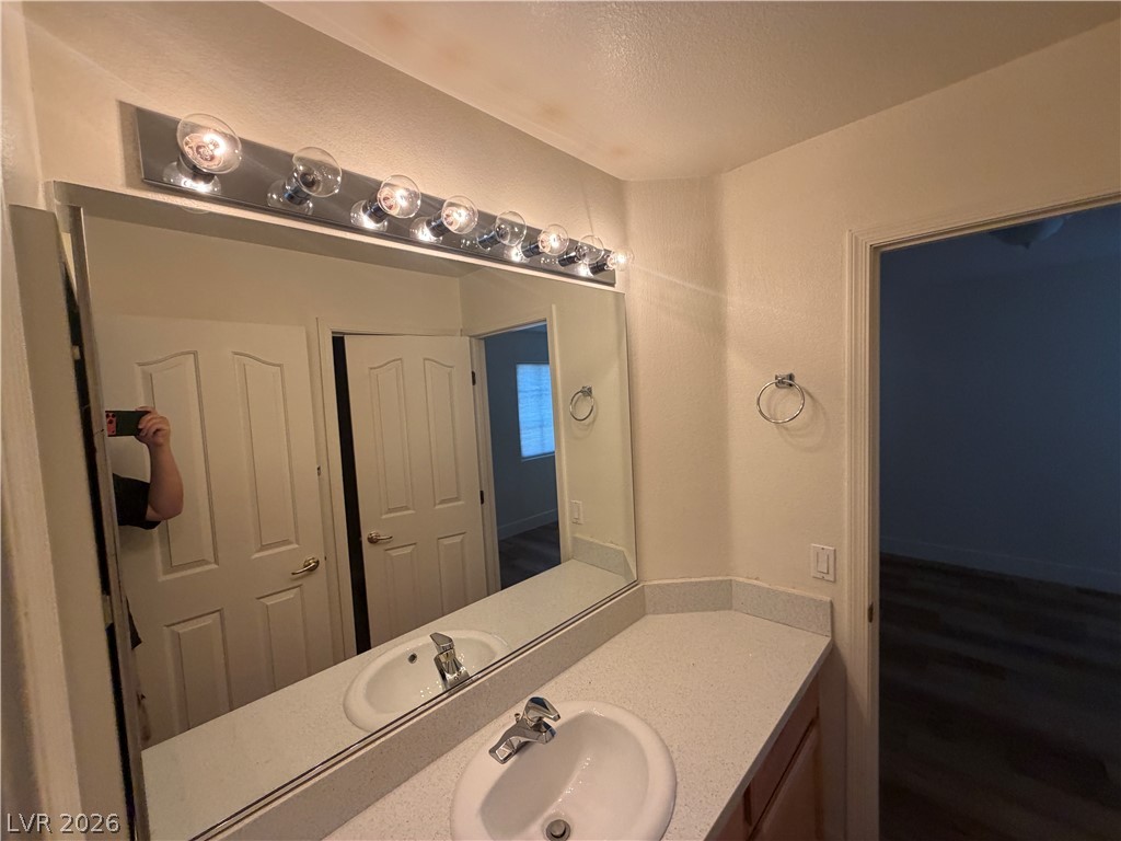 10225 Red Bridge Avenue Property Photo 18