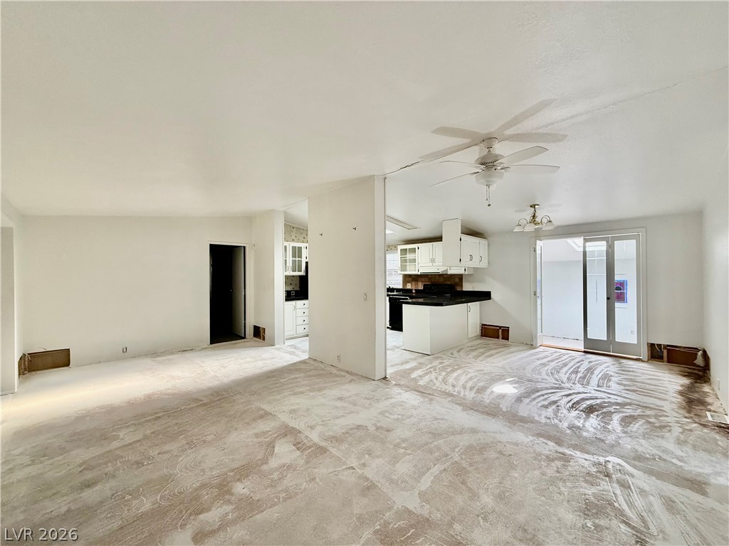 6821 Surrey Lane Property Photo 3