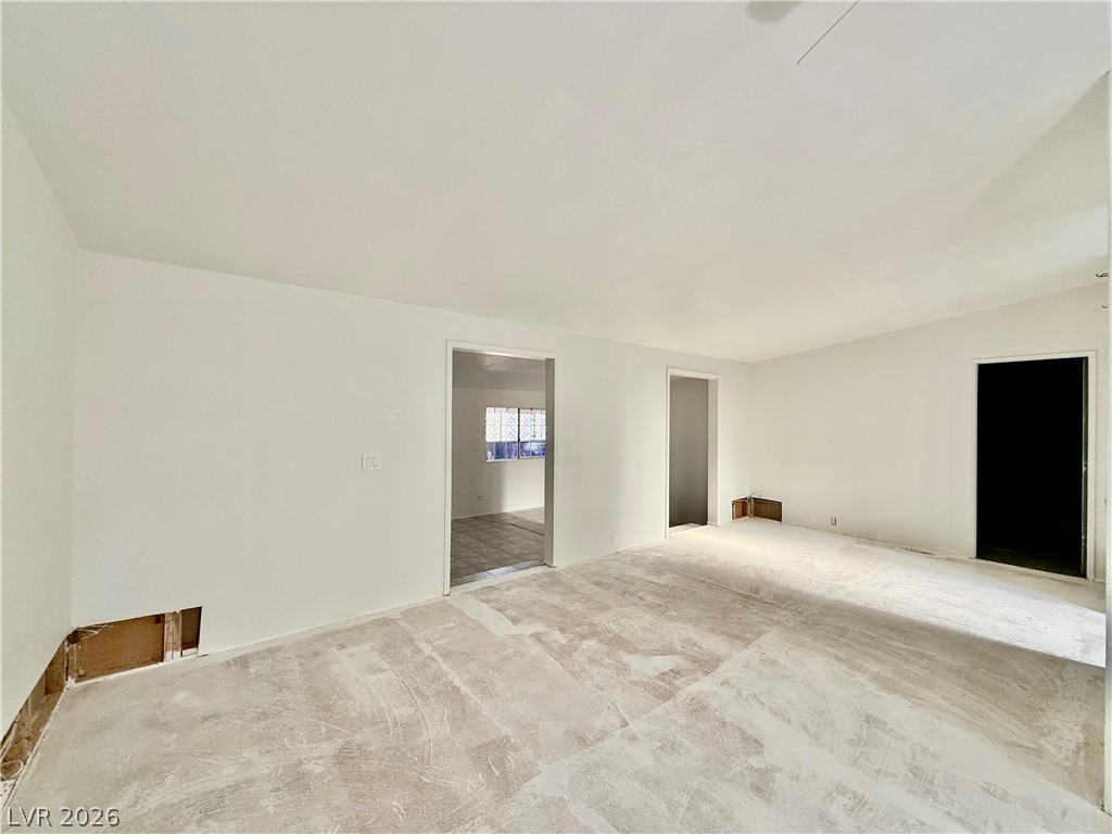 6821 Surrey Lane Property Photo 4