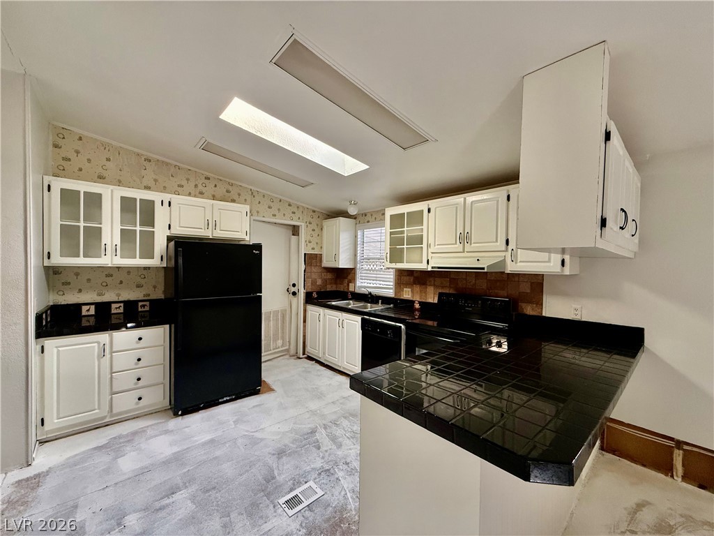 6821 Surrey Lane Property Photo 6