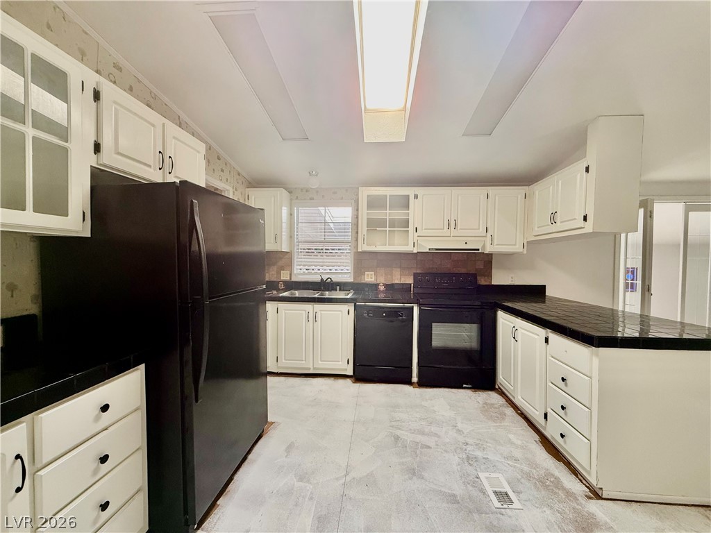 6821 Surrey Lane Property Photo 8