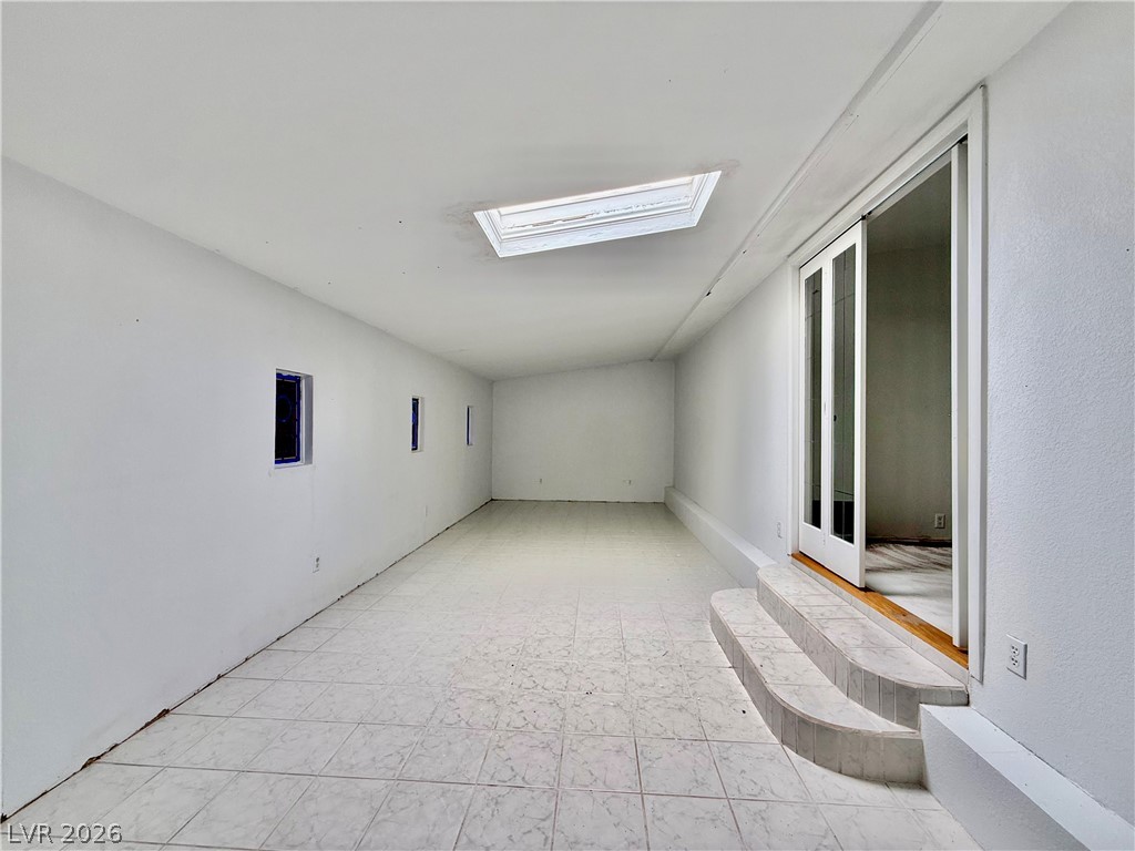 6821 Surrey Lane Property Photo 10
