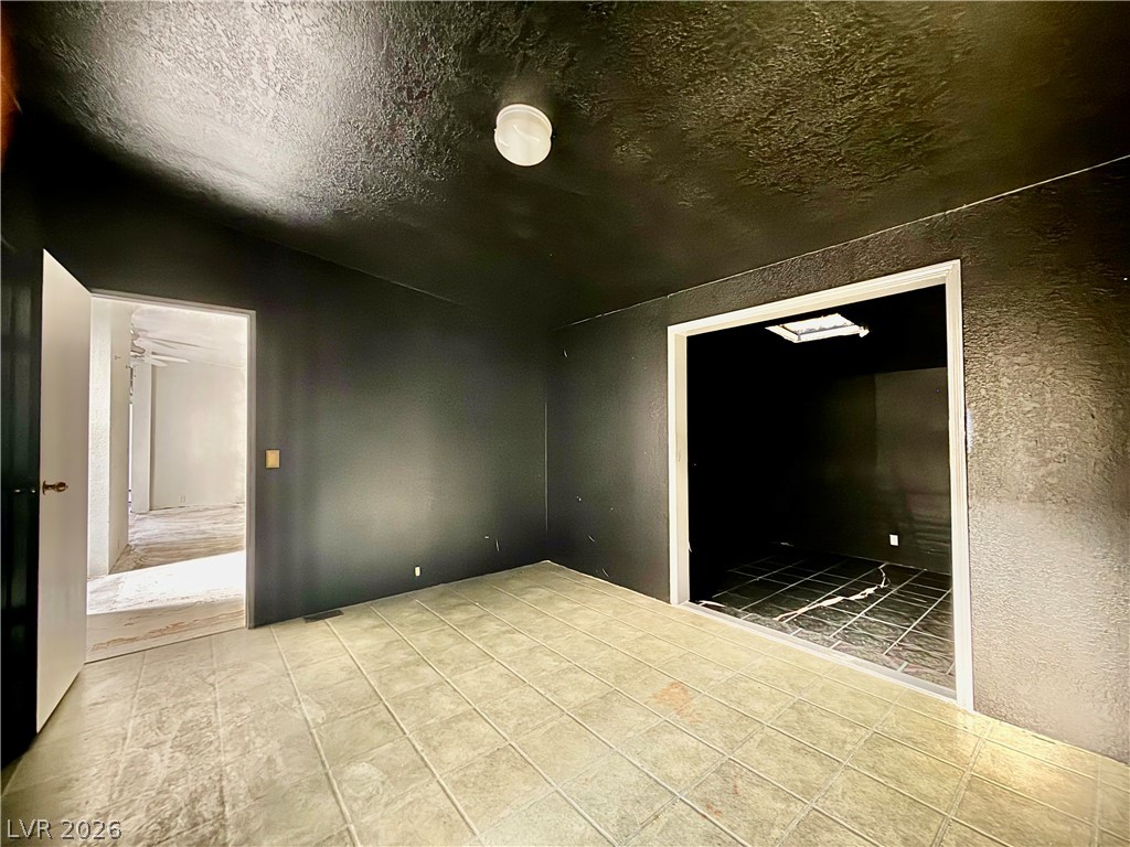 6821 Surrey Lane Property Photo 11